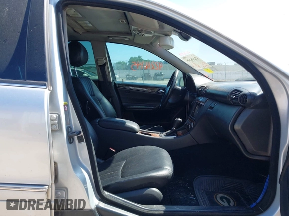 2007 Mercedes-Benz C 280 Luxury z VIN WDBRF92H67F857068, wystawiony jako IAAI lot #42216145 z przebiegiem 183 348 mil mil oraz . Historia ofert i sprzedaży dostępna na DreamBid. Obrazek 5.