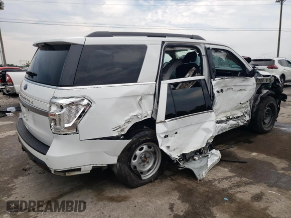 2022 Ford Expedition XL with VIN 1FMJU1FT1NEA52646, listed as a Copart auction lot 61007094 with 32,972 mi miles and Salvage Title. Bid and sale history available at carsss.com. Image 3.