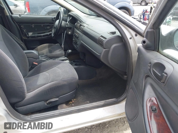 2004 Dodge Stratus SE z VIN 1B3EL36X74N266922, wystawiony jako IAAI lot #42092693 z przebiegiem 183 185 mil mil oraz . Historia ofert i sprzedaży dostępna na DreamBid. Obrazek 5.
