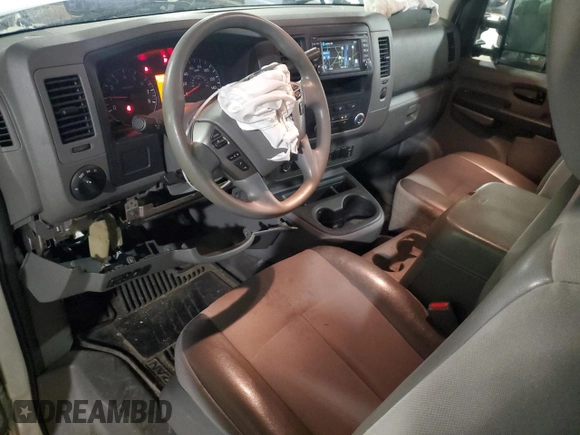 2020 Nissan NV SV z VIN 1N6AF0KYXLN807877, wystawiony jako Copart lot #49361165 z przebiegiem 152 849 mil mil oraz Szkoda całkowita • Salvage title. Historia ofert i sprzedaży dostępna na DreamBid. Obrazek 8.