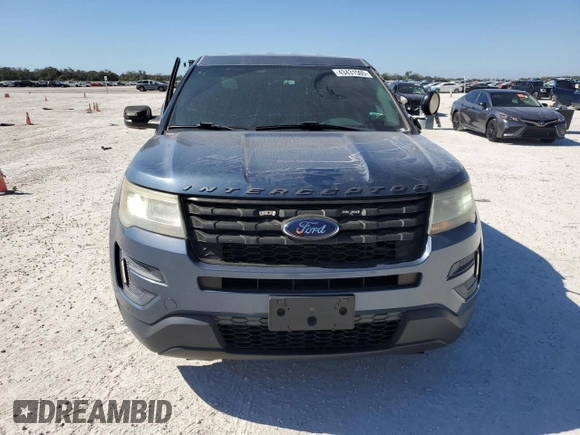 2016 Ford Police Interceptor Utility z VIN 1FM5K8AT3GGC35870, wystawiony jako Copart lot #43431505 z przebiegiem 82 931 mil mil oraz Szkoda całkowita • Salvage title. Historia ofert i sprzedaży dostępna na DreamBid. Obrazek 5.