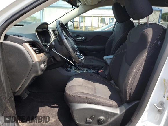 2016 Jeep Cherokee Latitude with VIN 1C4PJMCB2GW375170, listed as a Copart auction lot 66124075 with 104,929 mi miles and Clean title. Bid and sale history available at DreamBid. Image 7.