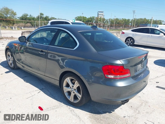 2013 BMW 1 Series 128i с VIN WBAUP9C55DVS94333, выставлен на аукционе IAAI как лот 41751073 с пробегом 141 467 миль миль и . История ставок и продаж доступна на DreamBid. Изображение 3.