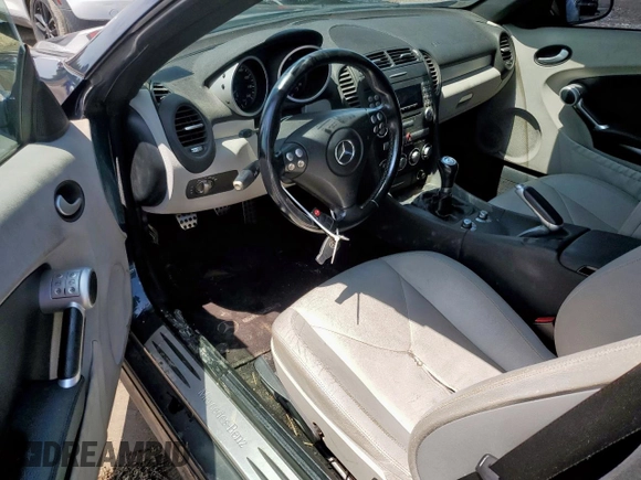 2006 Mercedes-Benz SLK 280 z VIN WDBWK54F56F093098, wystawiony jako Copart lot #58618735 z przebiegiem 155 916 mil mil oraz Tytuł czysty. Historia ofert i sprzedaży dostępna na DreamBid. Obrazek 8.