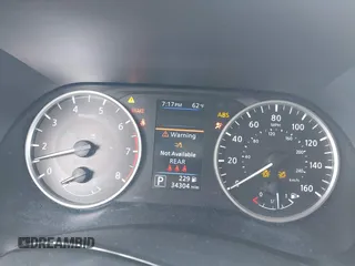 2024 Nissan Sentra S z VIN 3N1AB8BV9RY296423, wystawiony jako IAAI lot #42070068 z przebiegiem 34 304 mil mil oraz . Historia ofert i sprzedaży dostępna na DreamBid. Obrazek 7.