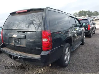 2008 Chevrolet Suburban 3LT z VIN 3GNFC16078G236433, wystawiony jako IAAI lot #41638246 z przebiegiem 200 244 mil mil oraz . Historia ofert i sprzedaży dostępna na DreamBid. Obrazek 4.