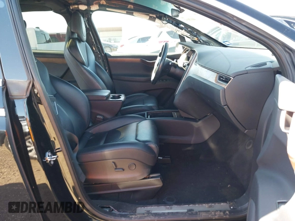 2019 Tesla Model X 75D with VIN 5YJXCDE2XKF161371, listed as a IAAI auction lot 41174741 with 34,979 mi miles. Bid and sale history available at carsss.com. Image 5.