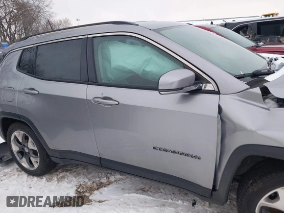 2019 Jeep Compass Limited with VIN 3C4NJCCB0KT819355, listed as a IAAI auction lot 41304561 with 69,892 mi miles. Bid and sale history available at carsss.com. Image 13.