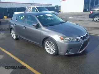 2014 Lexus CT 200h z VIN JTHKD5BH5E2179191, wystawiony jako IAAI lot #42205261 z przebiegiem 105 856 mil mil oraz . Historia ofert i sprzedaży dostępna na DreamBid. Obrazek 1.