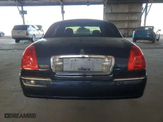 2004 Lincoln Town Car Signature with VIN 1LNHM81W24Y635183, listed as a Copart auction lot 47653865 with 128,037 mi miles and Clean Title. Bid and sale history available at carsss.com. Image 6.