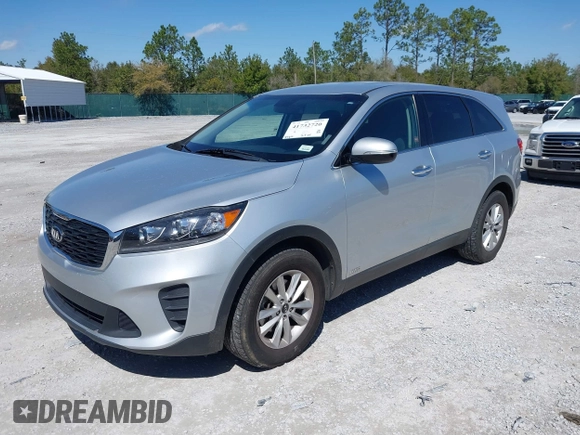 2019 Kia Sorento LX V6 with VIN 5XYPGDA59KG482718, listed as a IAAI auction lot 41732720 with 94,610 mi miles. Bid and sale history available at carsss.com. Image 2.