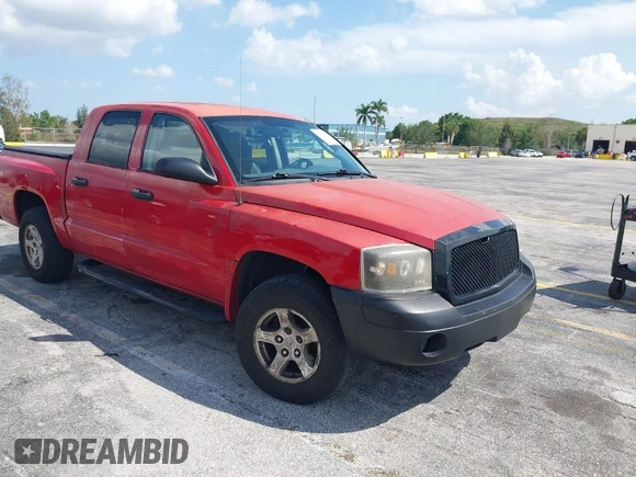 2006 Dodge Dakota SLT with VIN 1D7HE48K06S517772, listed as a IAAI auction lot 41946417 with 255,236 mi miles and . Bid and sale history available at carsss.com. Image 1.