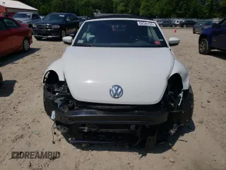 2018 Volkswagen Beetle S with VIN 3VW5DAAT7JM514853, listed as a Copart auction lot 60546195 with 62,143 mi miles and Salvage title. Bid and sale history available at DreamBid. Image 5.