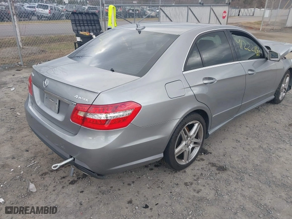 2013 Mercedes-Benz E-Class E 350 Luxury with VIN WDDHF8JB9DA687291, listed as a IAAI auction lot 41222890 with 193,074 mi miles. Bid and sale history available at carsss.com. Image 4.