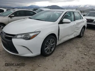 2017 Toyota Camry XLE z VIN 4T1BF1FK1HU305707, wystawiony jako Copart lot #55677785 z przebiegiem 110 109 mil mil oraz Szkoda całkowita • Salvage title. Historia ofert i sprzedaży dostępna na DreamBid. Obrazek 1.