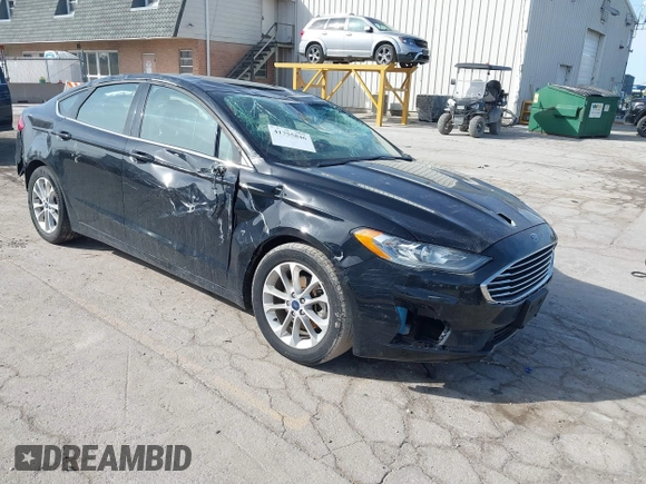 2020 Ford Fusion SE with VIN 3FA6P0HD8LR231106, listed as a IAAI auction lot 41755846 with 34,677 mi miles. Bid and sale history available at carsss.com. Image 1.