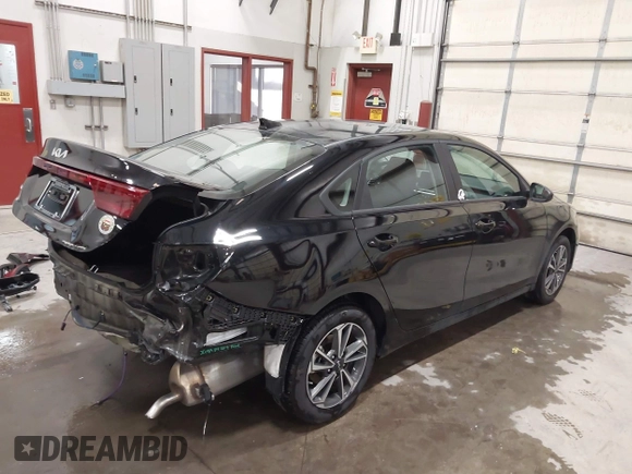 2024 Kia Forte LXS z VIN 3KPF24ADXRE831698, wystawiony jako IAAI lot #41337698 z przebiegiem 1 843 mil mil oraz . Historia ofert i sprzedaży dostępna na DreamBid. Obrazek 4.