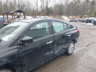 2016 Nissan Versa SV with VIN 3N1CN7AP4GL831357, listed as a IAAI auction lot 41730415 with 102,178 mi miles. Bid and sale history available at carsss.com. Image 6.