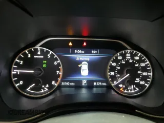 2017 Nissan Maxima SV z VIN 1N4AA6AP5HC388195, wystawiony jako Copart lot #57594715 z przebiegiem 35 760 mil mil oraz Szkoda całkowita • Salvage title. Historia ofert i sprzedaży dostępna na DreamBid. Obrazek 9.