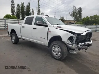 2022 Ram 2500 Tradesman z VIN 3C6UR5CJ2NG441695, wystawiony jako Copart lot #55985655 z przebiegiem 2 632 mil mil oraz Szkoda całkowita • Salvage title. Historia ofert i sprzedaży dostępna na DreamBid. Obrazek 4.
