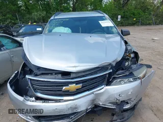 2014 Chevrolet Traverse LS z VIN 1GNKVFED1EJ334488, wystawiony jako IAAI lot #42199428 z przebiegiem Nie podano mil oraz . Historia ofert i sprzedaży dostępna na DreamBid. Obrazek 12.