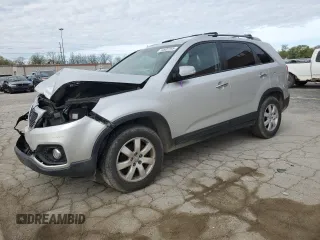 2013 Kia Sorento LX z VIN 5XYKT4A67DG355452, wystawiony jako Copart lot #54902255 z przebiegiem 188 949 mil mil oraz Szkoda całkowita • Salvage title. Historia ofert i sprzedaży dostępna na DreamBid. Obrazek 1.