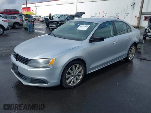 2012 Volkswagen Jetta S с VIN 3VW2K7AJ8CM394204, выставлен на аукционе IAAI как лот 41721042 с пробегом 215 326 миль миль и . История ставок и продаж доступна на DreamBid. Изображение 18.