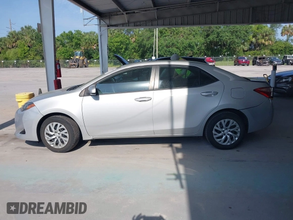 2018 Toyota Corolla L z VIN 5YFBURHE2JP827894, wystawiony jako IAAI lot #42295741 z przebiegiem 44 171 mil mil oraz . Historia ofert i sprzedaży dostępna na DreamBid. Obrazek 14.