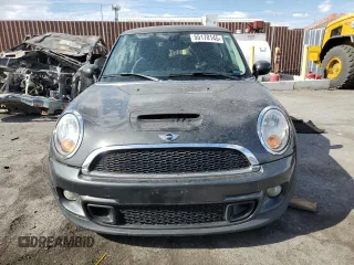 2013 MINI Hardtop S with VIN WMWSV3C50DT393440, listed as a Copart auction lot 55170145 with 141,896 mi miles and Clean Title. Bid and sale history available at DreamBid. Image 5.