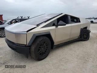 2024 Tesla Cybertruck Cyberbeast z VIN 7G2CEHEE4RA032024, wystawiony jako Copart lot #79507994 z przebiegiem 7882 mil mil oraz Tytuł czysty. Historia ofert i sprzedaży dostępna na DreamBid. Obrazek 1.