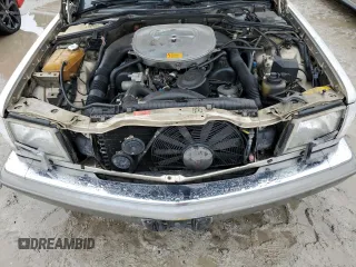 1988 Mercedes-Benz 560 with VIN WDBCA45D9JA411517, listed as a Copart auction lot 46978105 with 298,725 mi miles and Clean Title. Bid and sale history available at DreamBid. Image 11.
