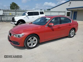 2018 BMW 3 Series 330i z VIN WBA8B9G53JNU99851, wystawiony jako Copart lot #57800865 z przebiegiem 147 479 mil mil oraz Czysty tytuł • Clean title. Historia ofert i sprzedaży dostępna na DreamBid. Obrazek 1.