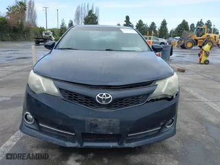 2014 Toyota Camry L with VIN 4T1BF1FKXEU385715, listed as a IAAI auction lot 41924726 with 187,486 mi miles. Bid and sale history available at carsss.com. Image 12.