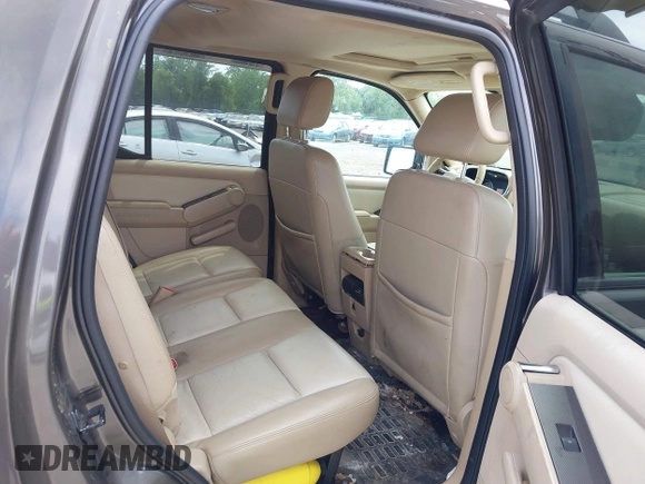 2007 Ford Explorer Sport Trac Limited z VIN 1FMEU53827UA07992, wystawiony jako IAAI lot #42315519 z przebiegiem 219 116 mil mil oraz . Historia ofert i sprzedaży dostępna na DreamBid. Obrazek 8.
