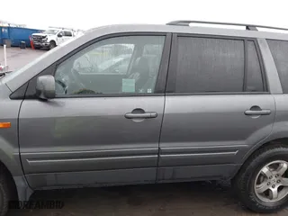 2007 Honda Pilot EX-L with VIN 5FNYF28617B024003, listed as a IAAI auction lot 41479218 with 201,868 mi miles. Bid and sale history available at carsss.com. Image 14.