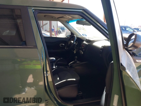 2014 Kia Soul with VIN KNDJN2A21E7002386, listed as a IAAI auction lot 41725962 with 109,583 mi miles. Bid and sale history available at carsss.com. Image 5.