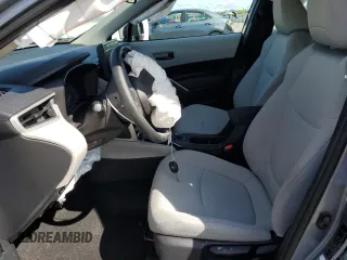 2024 Toyota Corolla Cross L z VIN 7MUAAABG2RV119279, wystawiony jako Copart lot #49690865 z przebiegiem 6 104 mil mil oraz Szkoda całkowita • Salvage title. Historia ofert i sprzedaży dostępna na DreamBid. Obrazek 7.