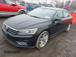 2017 Volkswagen Passat SE z VIN 1VWGT7A30HC031442, wystawiony jako IAAI lot #42008142 z przebiegiem 171 069 mil mil oraz . Historia ofert i sprzedaży dostępna na DreamBid. Obrazek 2.