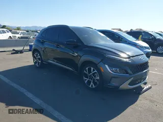 2023 Hyundai Kona Limited с VIN KM8K53A31PU971141, выставлен на аукционе IAAI как лот 42189225 с пробегом 45 608 миль миль и . История ставок и продаж доступна на DreamBid. Изображение 1.