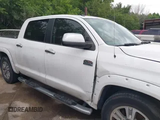 2015 Toyota Tundra Platinum z VIN 5TFGY5F14FX178336, wystawiony jako IAAI lot #42468099 z przebiegiem 239 977 mil mil oraz . Historia ofert i sprzedaży dostępna na DreamBid. Obrazek 13.