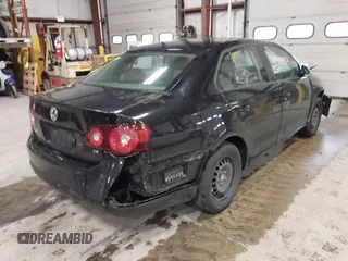 2009 Volkswagen Jetta S с VIN 3VWJM71K99M124177, выставлен на аукционе IAAI как лот 42324057 с пробегом 180 516 миль миль и . История ставок и продаж доступна на DreamBid. Изображение 4.