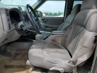 2004 Chevrolet Blazer LS z VIN 1GNDT13X24K145775, wystawiony jako Copart lot #56202555 z przebiegiem 224 339 mil mil oraz Szkoda całkowita • Salvage title. Historia ofert i sprzedaży dostępna na DreamBid. Obrazek 7.