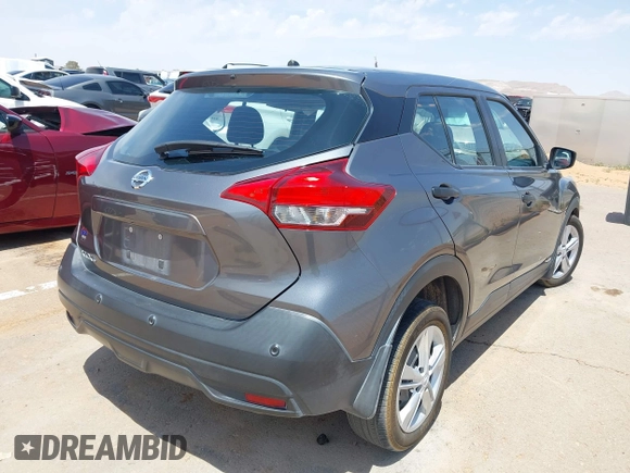 2020 Nissan Kicks S z VIN 3N1CP5BV9LL525082, wystawiony jako IAAI lot #42322672 z przebiegiem 48 035 mil mil oraz . Historia ofert i sprzedaży dostępna na DreamBid. Obrazek 4.