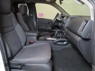 2024 Nissan Frontier SV with VIN 1N6ED1CM3RN642238, listed as a Copart auction lot 60930935 with 2,233 mi miles and Salvage title. Bid and sale history available at DreamBid. Image 5.