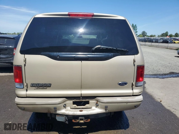 2005 Ford Excursion Limited with VIN 1FMSU43P55EC43337, listed as a Copart auction lot 55486245 with 213,302 mi miles and Clean Title. Bid and sale history available at DreamBid. Image 6.