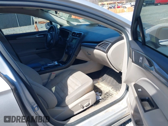2017 Ford Fusion SE with VIN 3FA6P0HD6HR253807, listed as a IAAI auction lot 41679492 with 146,023 mi miles. Bid and sale history available at carsss.com. Image 5.