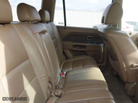 2006 Honda Pilot EX-L with VIN 5FNYF28576B030507, listed as a IAAI auction lot 41720898 with 201,518 mi miles. Bid and sale history available at carsss.com. Image 8.