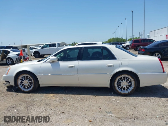 2008 Cadillac DTS 1SC with VIN 1G6KD57Y88U190045, listed as a IAAI auction lot 41994989 with 96,714 mi miles and . Bid and sale history available at carsss.com. Image 14.