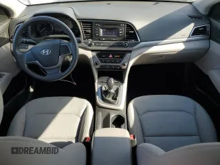 2018 Hyundai Elantra SE z VIN KMHD74LF8JU471498, wystawiony jako Copart lot #54801025 z przebiegiem 76 147 mil mil oraz Tytuł czysty. Historia ofert i sprzedaży dostępna na DreamBid. Obrazek 8.