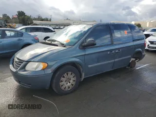 2006 Chrysler Town & Country SWB with VIN 1A4GP45R16B642954, listed as a Copart auction lot 86778394 with 170,180 mi miles and Clean Title. Bid and sale history available at carsss.com. Image 1.